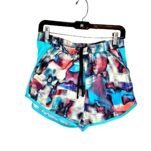 Heatgear WOMENS SHORTS SIZE MEDIUM